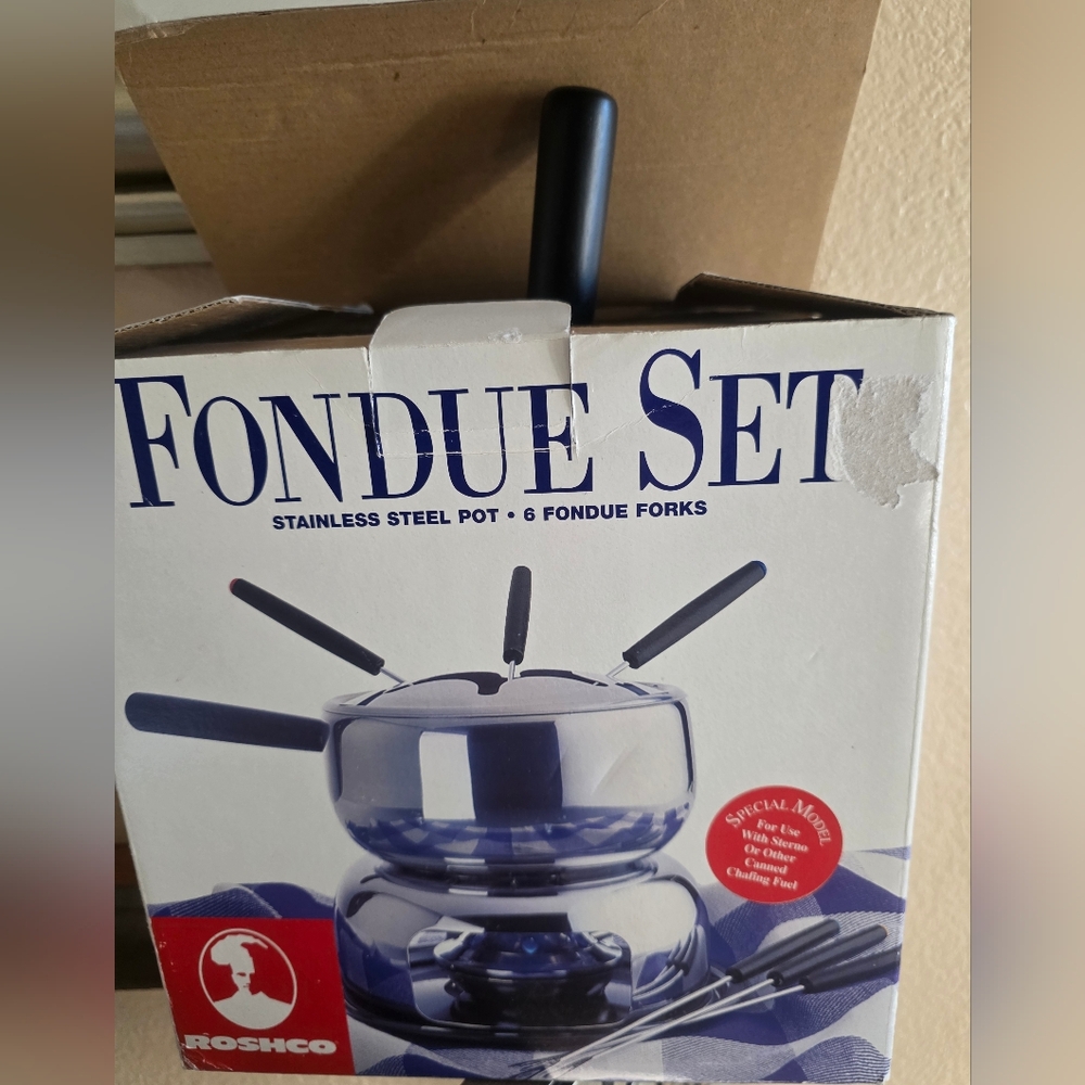 NEW FONDUE STAINLESS STEEL POT AND FORKS SET - Picture 2 of 2